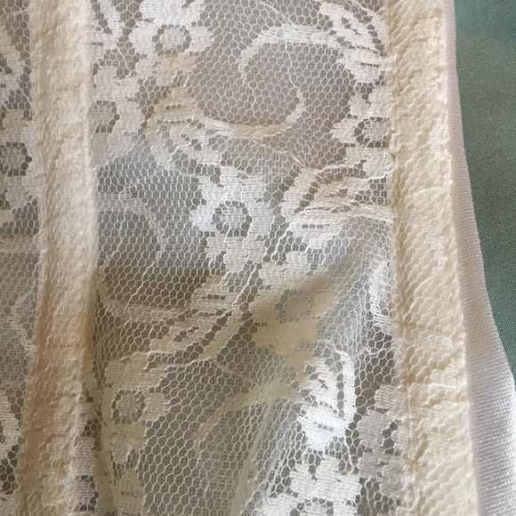 Lingerie - Picture 7 of 7